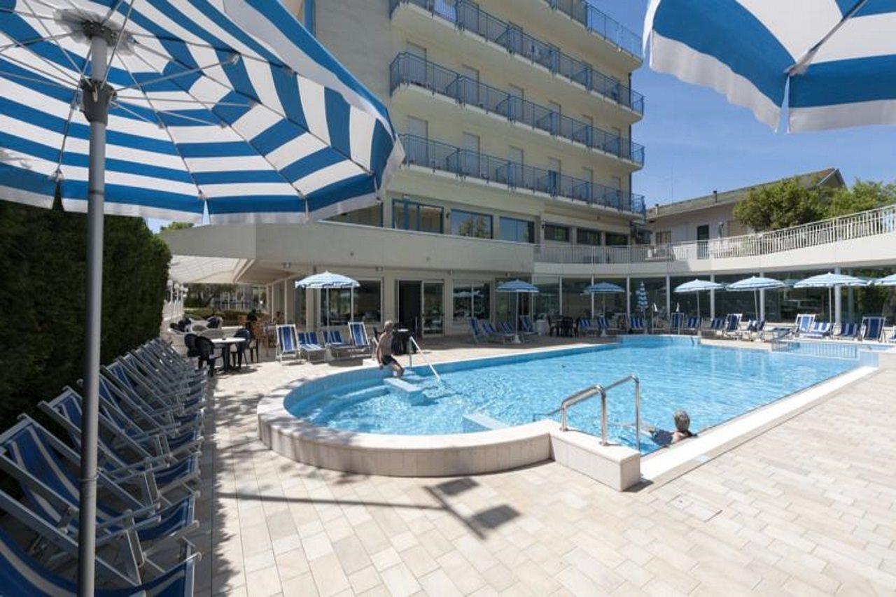 Hotel Miami Лідо-ді-Єзоло Екстер'єр фото